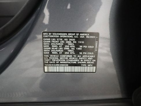 Used 2024 Volkswagen Atlas Cross Sport SEL R-Line image 35