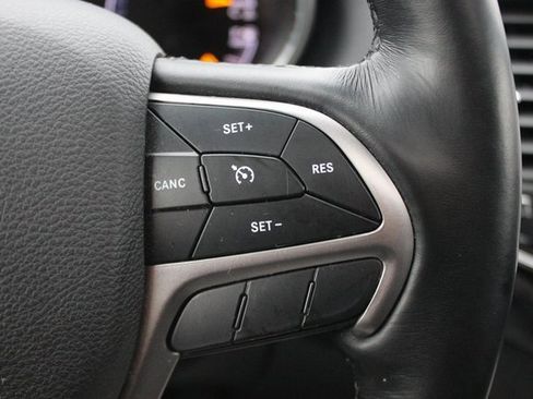 Used 2021 Jeep Grand Cherokee Laredo X image 17