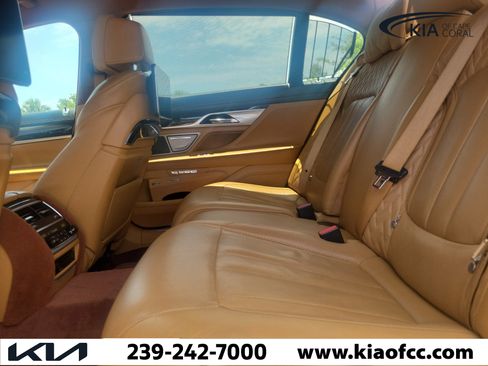 Used 2018 BMW 750i xDrive AWD/4WD image 14