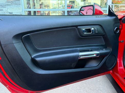 Used 2017 Ford Mustang Coupe image 8