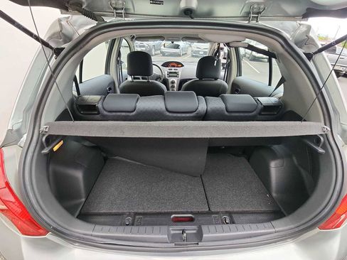 Used 2011 Toyota Yaris image 22
