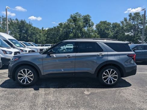 New 2025 Ford Explorer ST-Line image 8