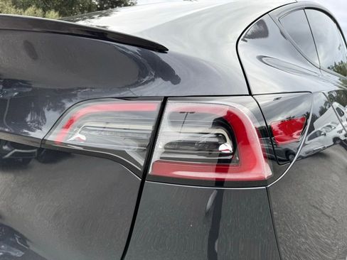 Used 2024 Tesla Model Y Long Range image 9
