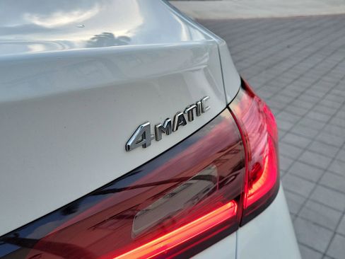Used 2024 Mercedes-Benz GLC 300 4MATIC image 8