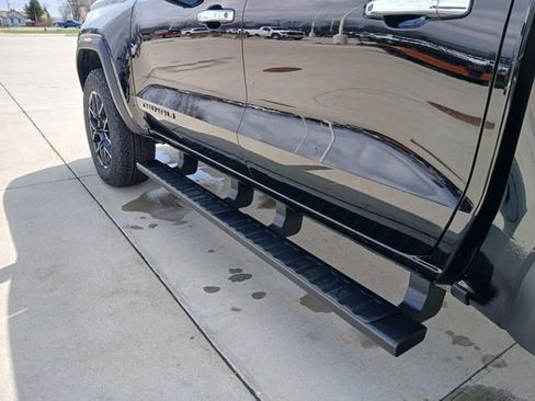 New 2026 GMC Canyon Denali w/ LPO, Denali Black Edition AWD/4WD image 32