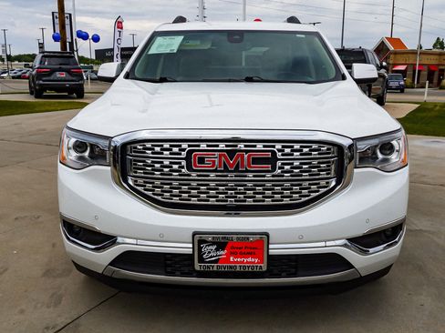 Used 2018 GMC Acadia Denali w/ Technology Package FWD image 3