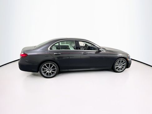 Used 2023 Mercedes-Benz E 350 4MATIC Sedan image 4