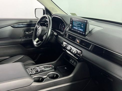 Used 2024 Honda Pilot Touring image 36