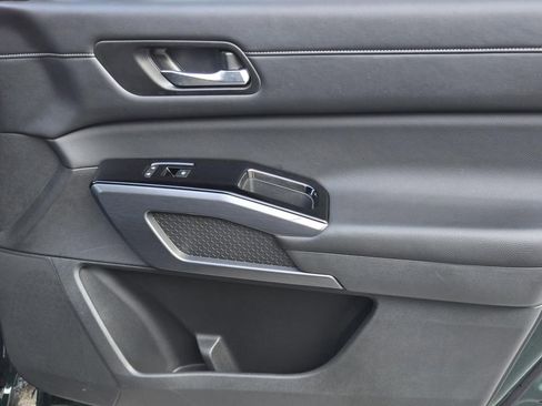 Certified 2023 Nissan Pathfinder SL image 8