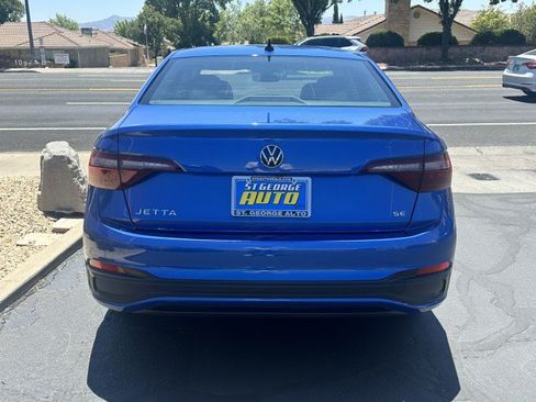 Used 2024 Volkswagen Jetta SE FWD image 4