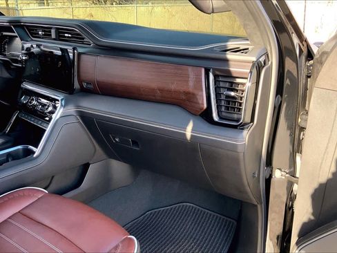 Used 2025 GMC Sierra 1500 Denali Ultimate image 19