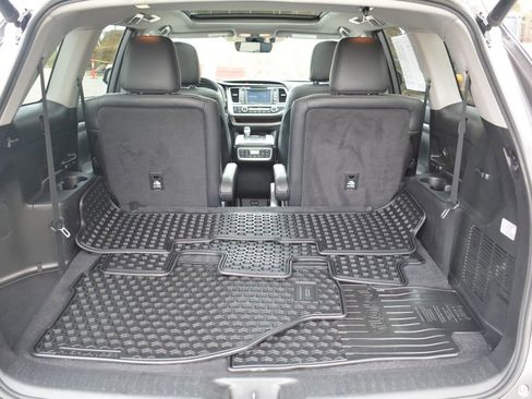 Used 2019 Toyota Highlander Limited image 27