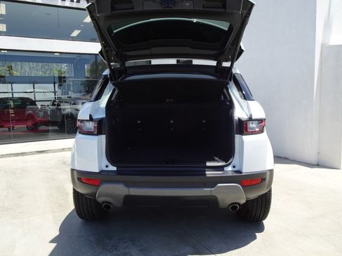 Used 2019 Land Rover Range Rover Evoque SE AWD/4WD image 6