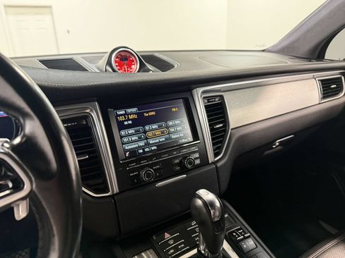Used 2015 Porsche Macan Turbo AWD/4WD image 77