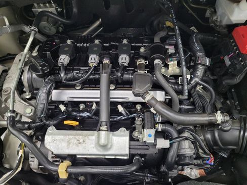 Used 2021 Nissan Versa SV FWD image 30