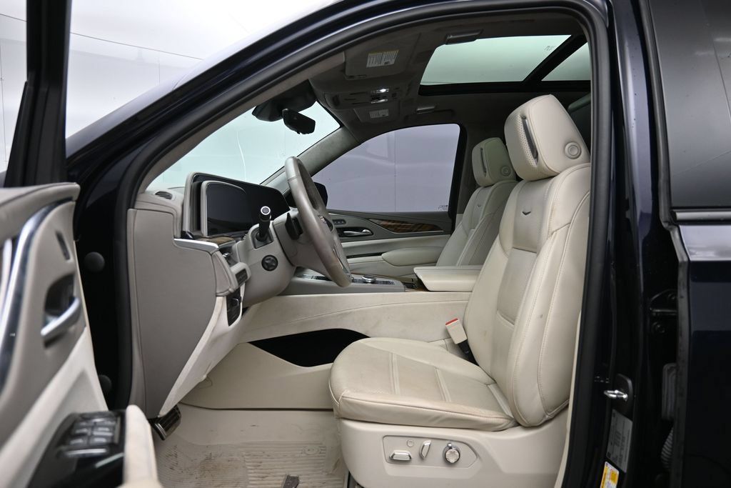 Used 2023 Cadillac Escalade ESV Sport Platinum w/ LPO, ONYX Package AWD/4WD image 23
