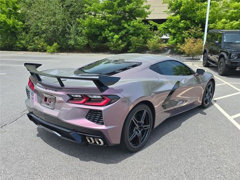 Used 2022 Chevrolet Corvette Stingray Preferred Cpe w/ Z51 Performance Package RWD image 3
