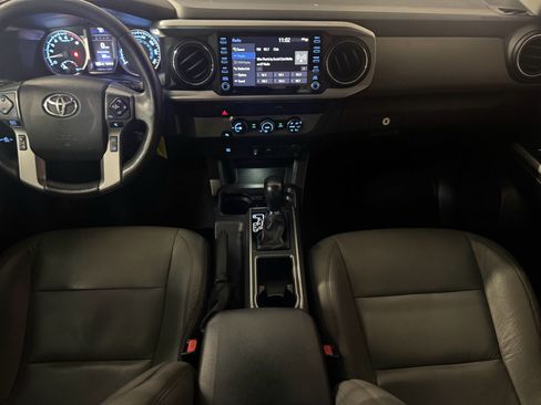 Used 2020 Toyota Tacoma SR5 RWD image 21