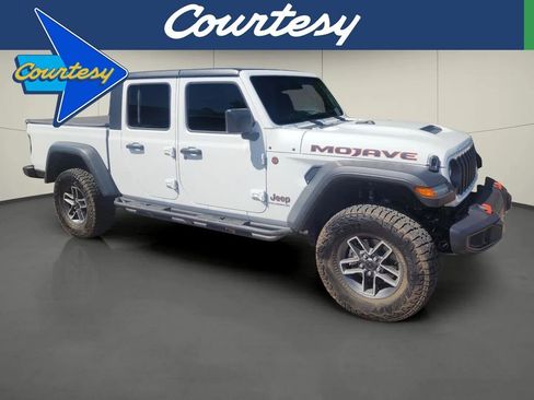 Used 2025 Jeep Gladiator Mojave w/ Safety Group AWD/4WD image 1