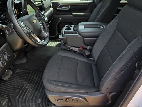Used 2025 Chevrolet Silverado 2500 LT w/ Convenience Package AWD/4WD image 33