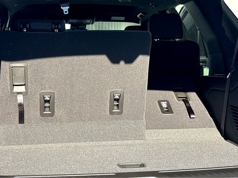 New 2026 Chevrolet Tahoe LS RWD image 39