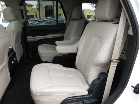 Used 2023 Ford Expedition Platinum AWD/4WD image 27