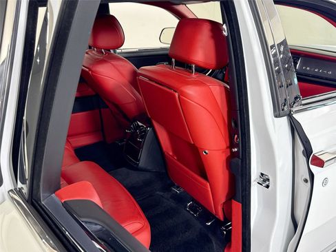 Used 2018 Rolls-Royce Phantom Sedan image 33