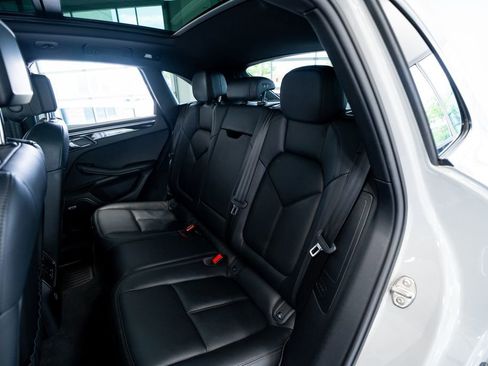 Used 2020 Porsche Macan image 47