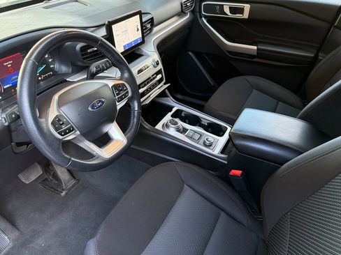 Used 2023 Ford Explorer XLT image 10