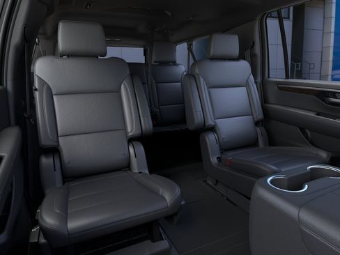 New 2026 Chevrolet Suburban Z71 w/ Z71 Off-Road Package AWD/4WD image 31