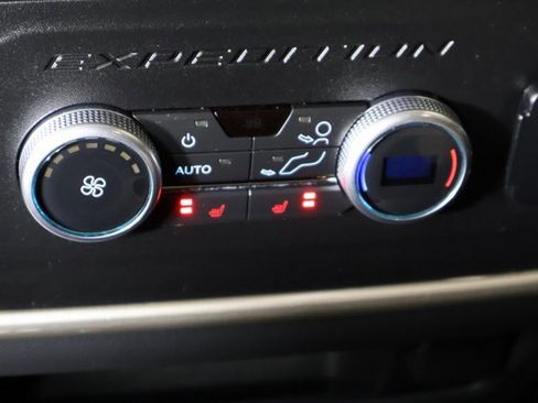 Used 2022 Ford Expedition Limited image 24