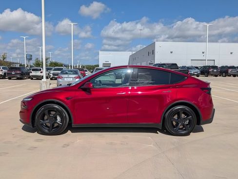 Used 2026 Tesla Model Y Long Range AWD/4WD image 3
