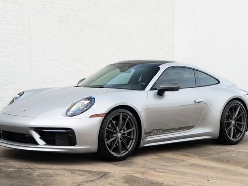 Used 2023 Porsche 911 Carrera T image 2