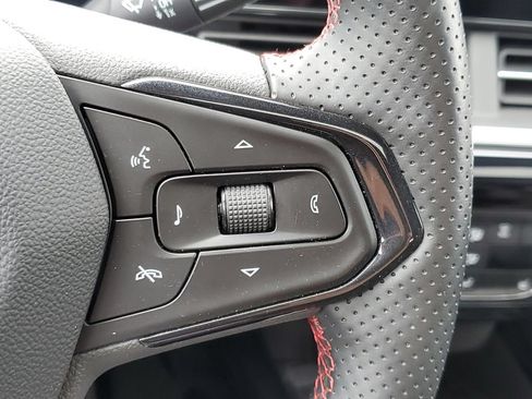 Certified 2024 Chevrolet Trax RS w/ Sunroof Package FWD image 15