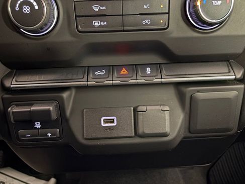 Used 2020 Chevrolet Silverado 1500 Custom w/ Custom Value Package AWD/4WD image 29