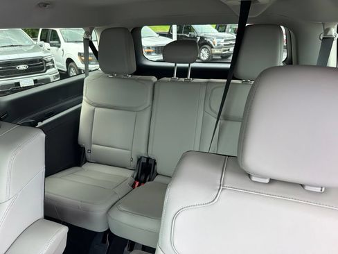 New 2026 Ford Expedition Max Active RWD image 12
