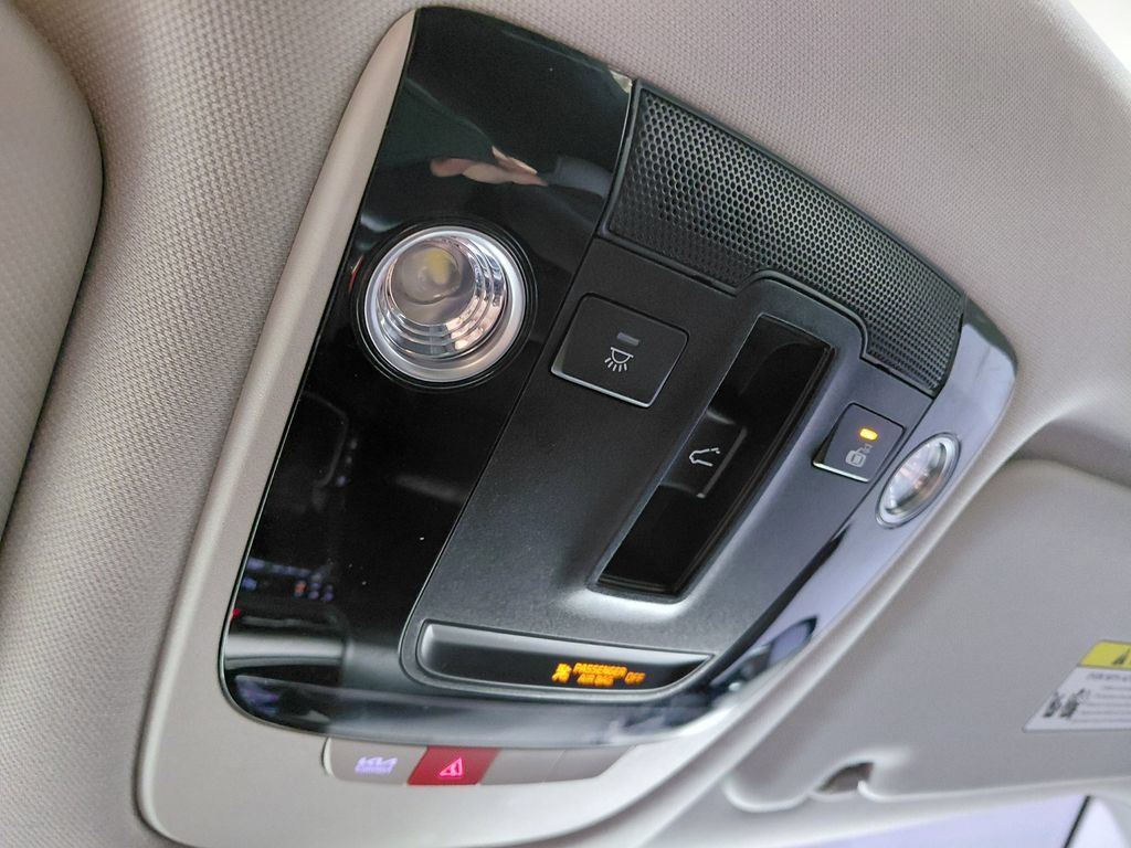 Used 2024 Kia Seltos EX AWD/4WD image 39