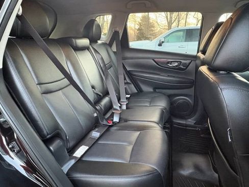 Used 2019 Nissan Rogue SL image 26