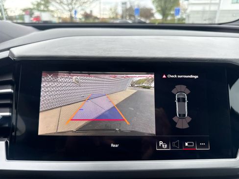 Certified 2022 Audi Q4 e-tron Prestige AWD/4WD image 14