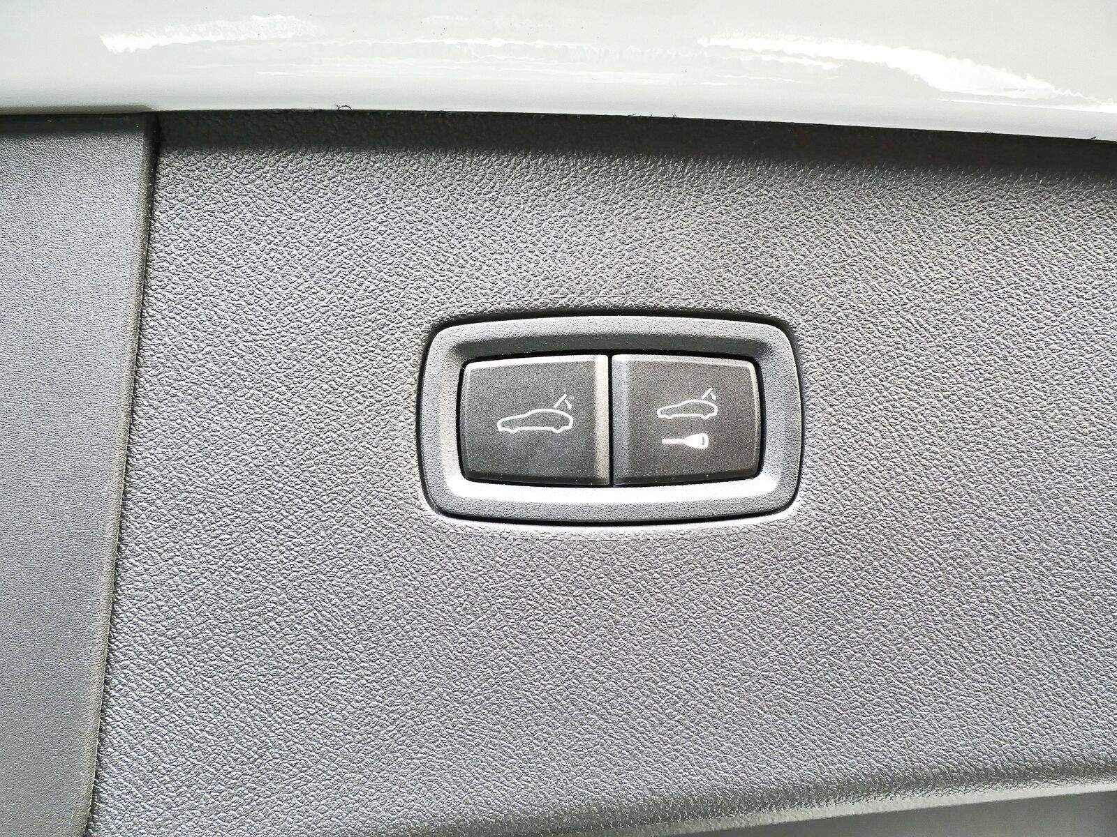 New 2026 Porsche Cayenne Coupe AWD/4WD image 33