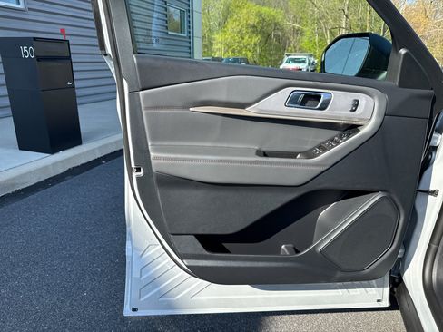 New 2026 Ford Explorer Active AWD/4WD image 24