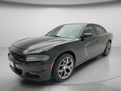 Used 2015 Dodge Charger SXT w/ AWD Plus Group image 3