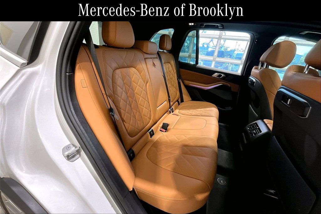 Used 2024 BMW X5 xDrive50e w/ Premium Package AWD/4WD image 19