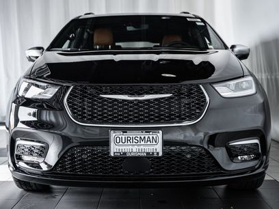 New 2026 Chrysler Pacifica Pinnacle