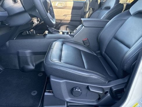 New 2025 Ford Bronco Badlands w/ Sasquatch Package AWD/4WD image 9