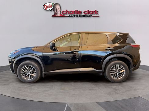 Used 2022 Nissan Rogue S FWD image 3