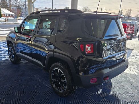 Used 2023 Jeep Renegade Trailhawk image 4