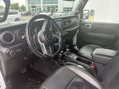 Used 2021 Jeep Wrangler Unlimited Sahara AWD/4WD image 2