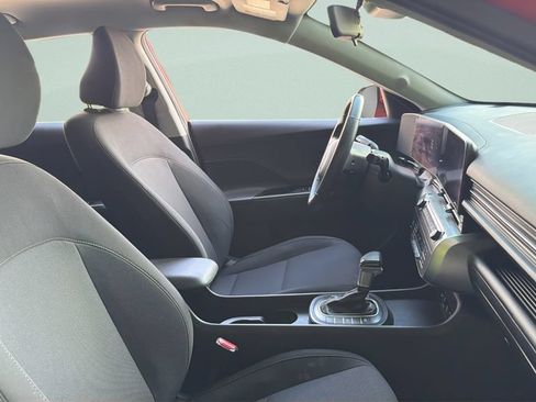 Used 2025 Hyundai Kona SEL FWD image 28