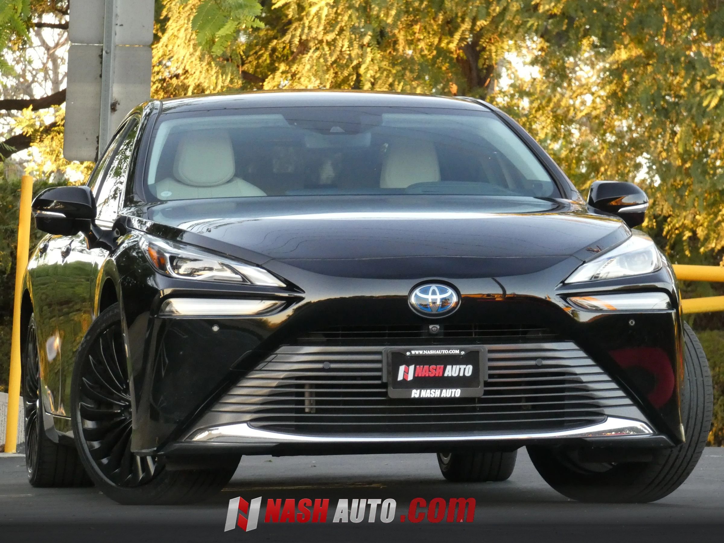 Used 2021 Toyota Mirai RWD image 1